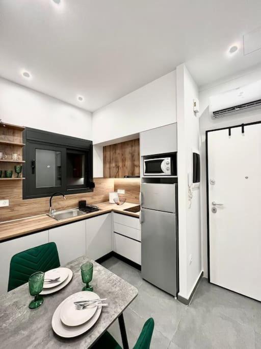 Cozy In A New Building 3 Apartment Piraeus