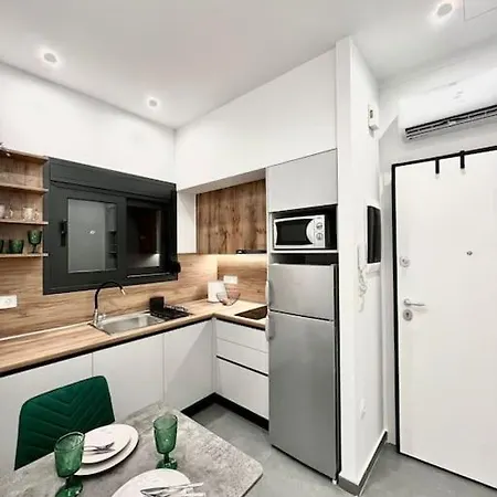 Cozy Apartment In A New Building Apartment 3 Piraeus Exterior photo